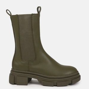 MISSGUIDED✨ “KHAKI CHUNKY PULL ON ANKLE BOOTS”